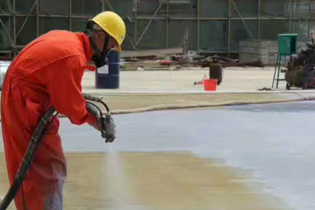 淮安彩色路面喷涂是一种为路面